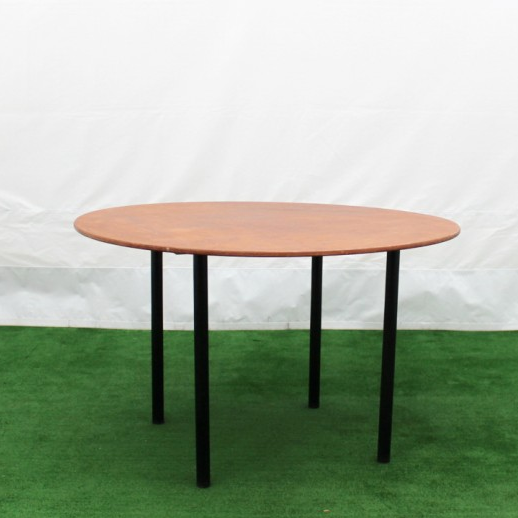 Аренда стола 80х80 см