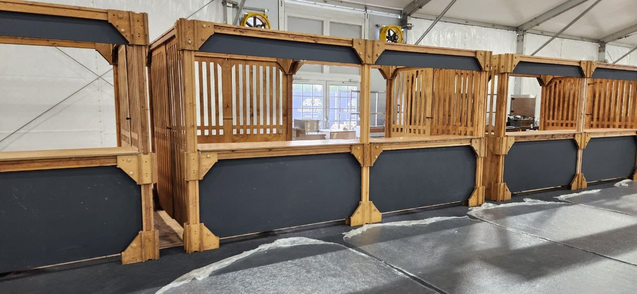 Аренда деревянного киоска LYALE 2х2 со стенами