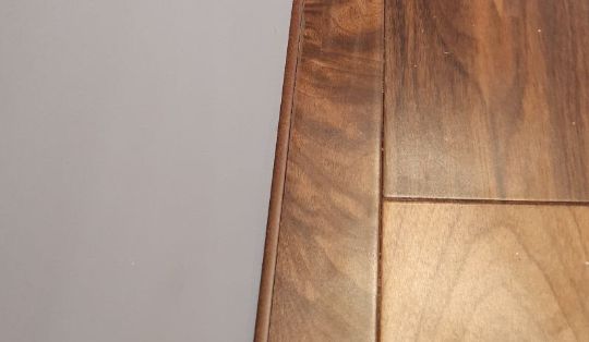 пробковый компенсатор вместо плинтуса