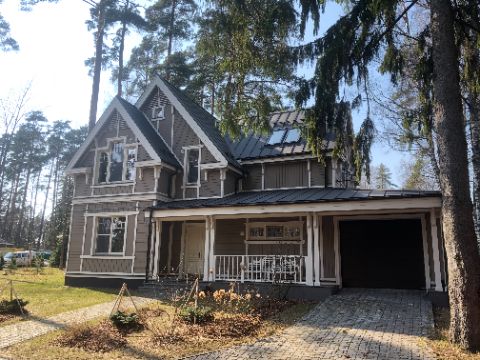 фальцевая кровля с мансардными окнами