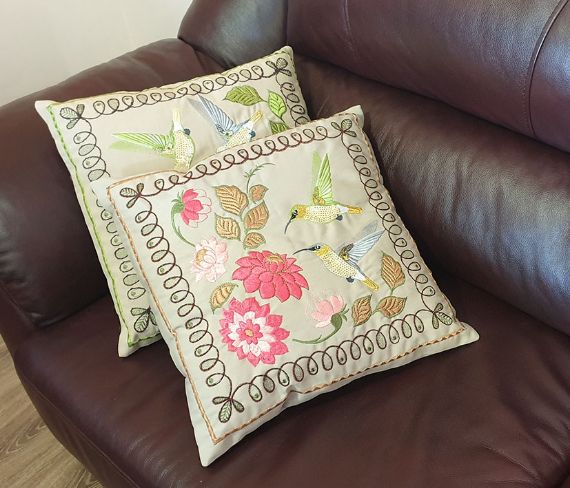 Тажима-Сервис: вышивка на деталях мебели и подушках