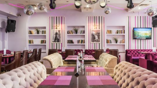 cafe furniture franchise