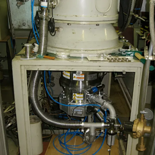 Вакуумный насос в составе промышленной установки