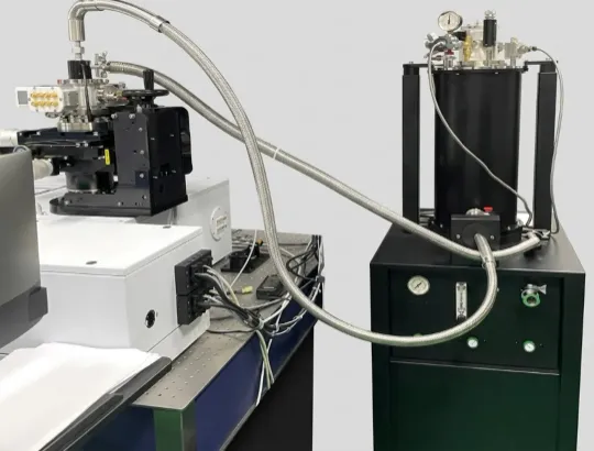 Сухой сверхпроводящий магнит CryoM с переменной температурой 9T