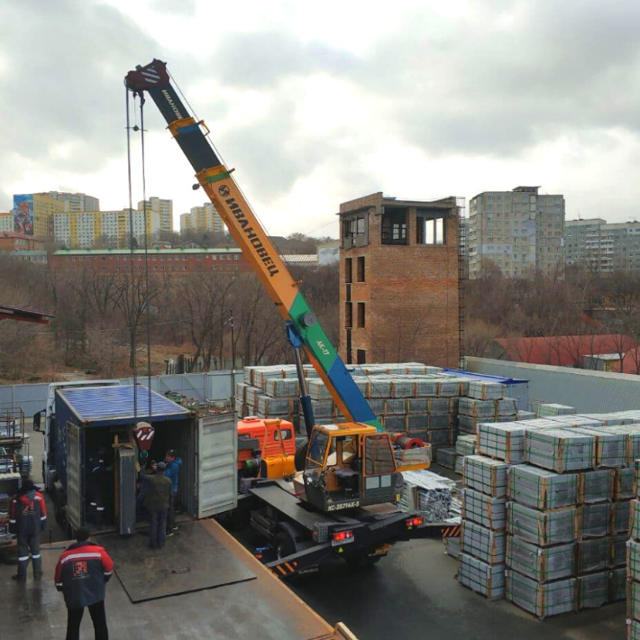 Разгрузка кварцевого агломерата "Асент-Кварц"