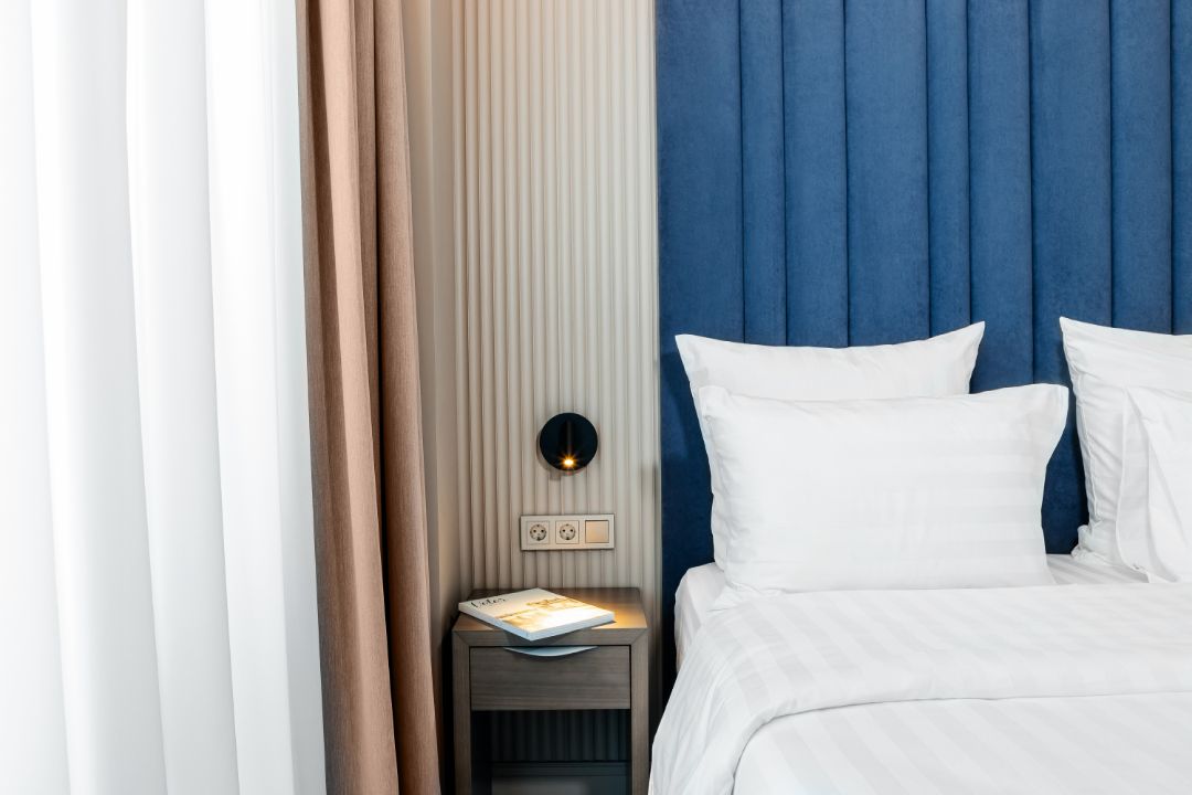 двуспальная кровать 