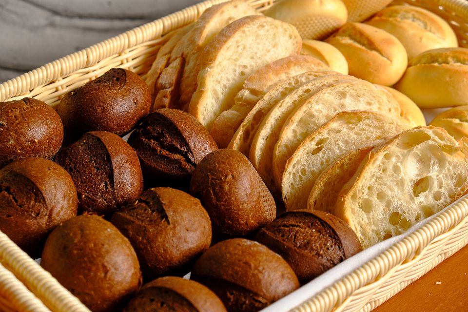 хлеб в корзинке