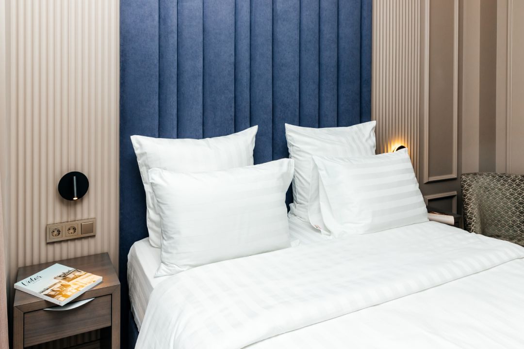 двуспальная кровать 