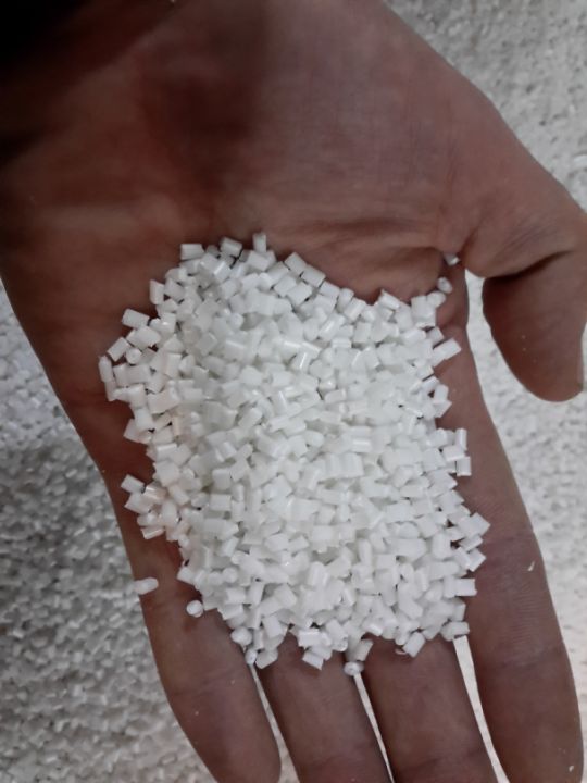 Купить УПМ 825 ES вторичный полистирол ударопрочный белого цвета