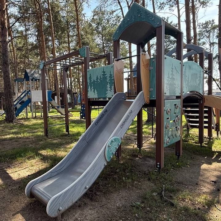 ТЕРРИТРИЯ С ДЕТСКОЙ ПЛОЩАДКОЙ