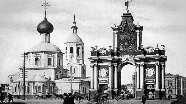 Обратите внимание на самый верх ворот.