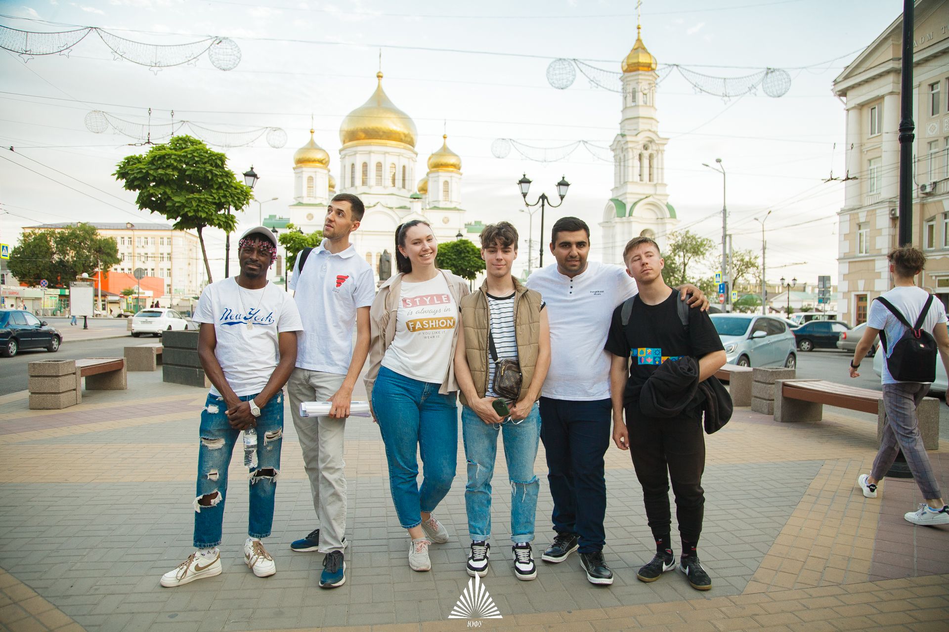 Дает русская молодежь