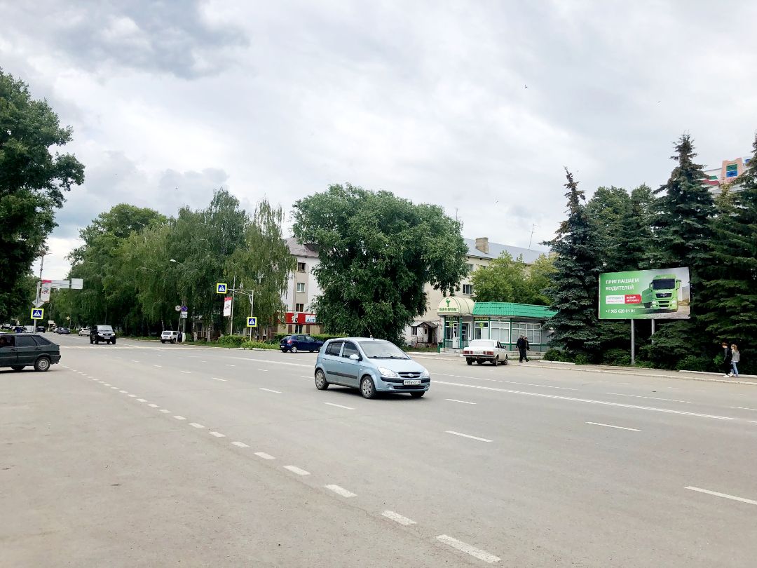 М.Джалиля, около д.32