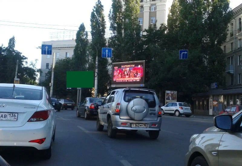 В.Дуброва, 47 (в районе АЗС)