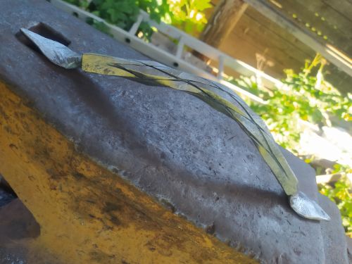 Кованая дверная ручка