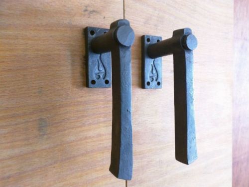 Ковка дверных ручек