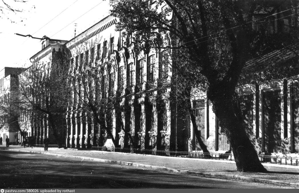 Здание казенного винного склада