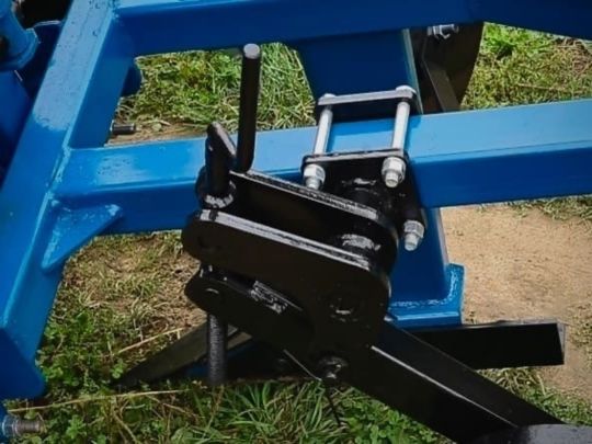 винт стойки колеса