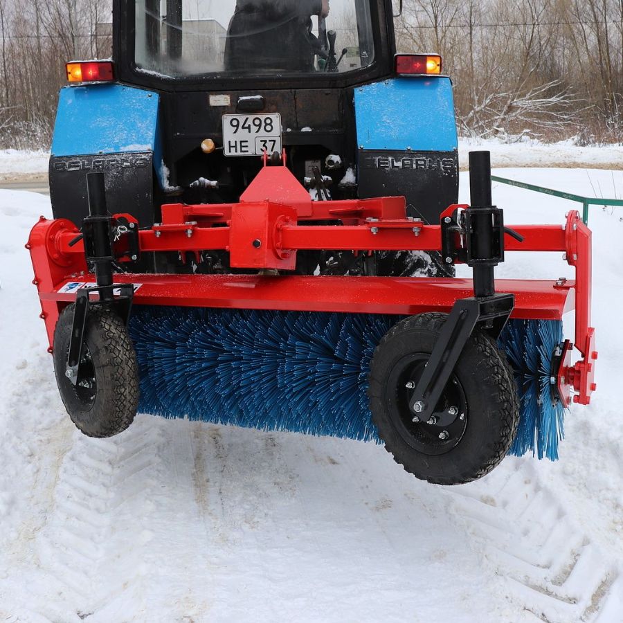 крепление на раму трактора