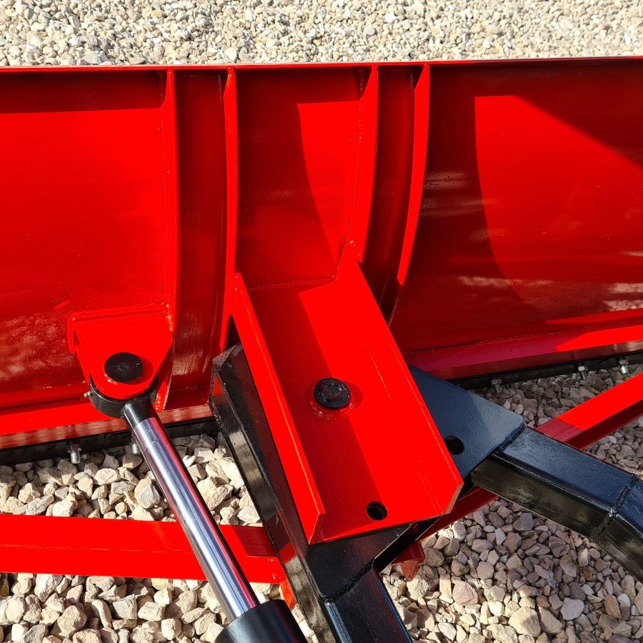 Крепление к раме трактора