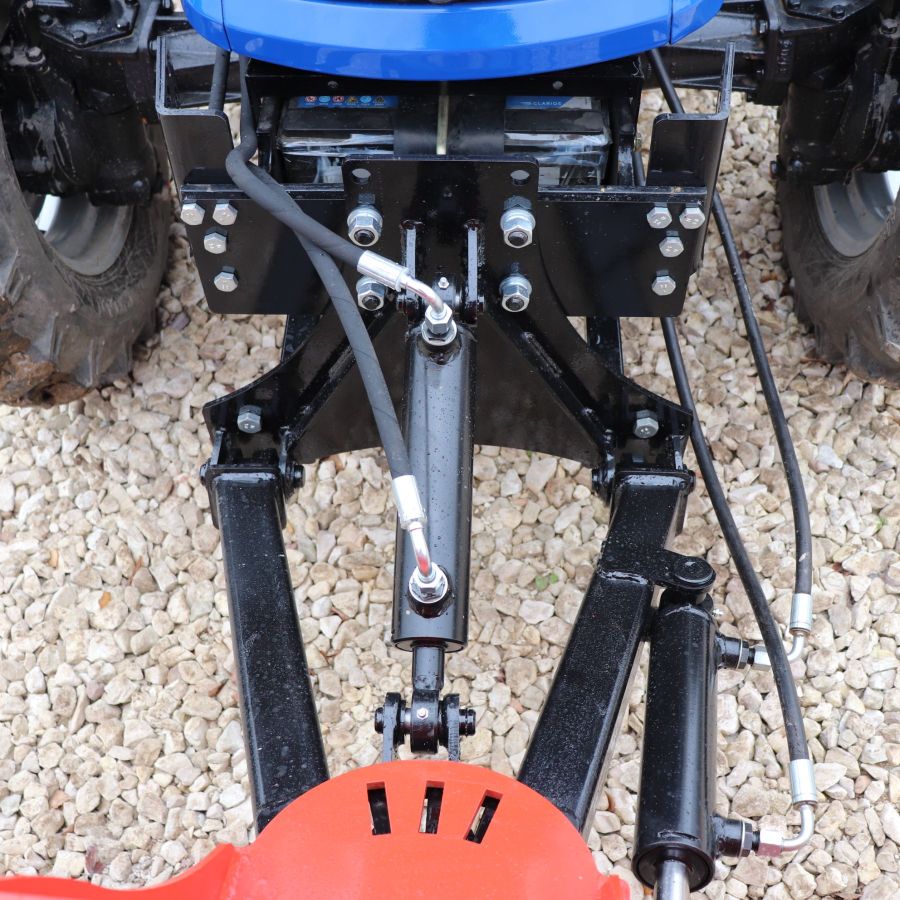 Крепление к раме трактора