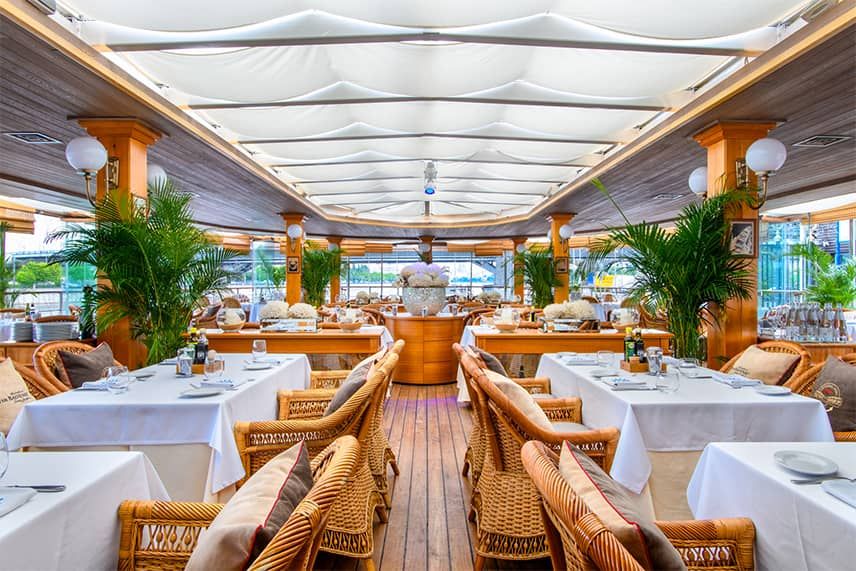 интерьер Ресторан-яхта «Ласточка»