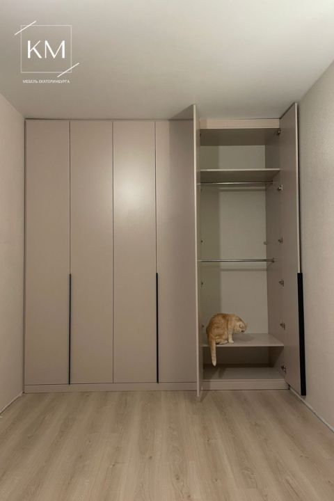 Распашной шкаф от КМ