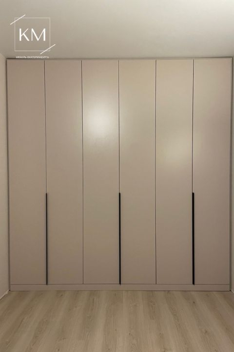 Распашной шкаф от КМ