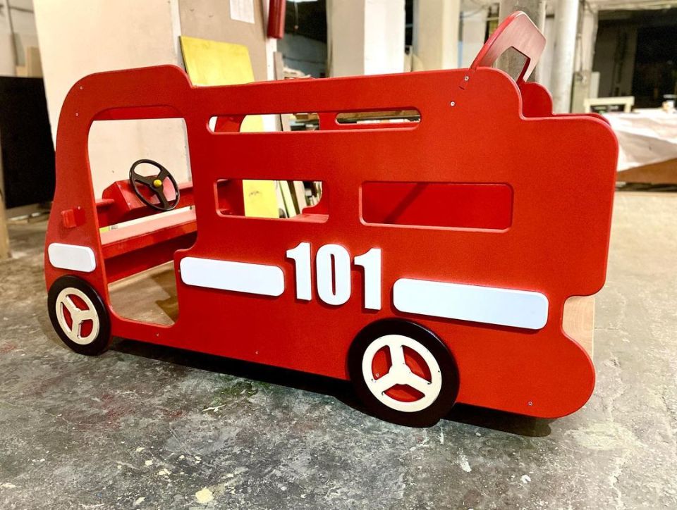 Детская пожарная машина, уличное оборудование