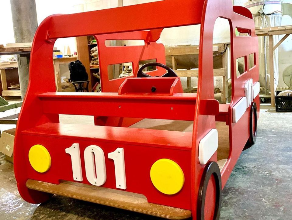 Детская пожарная машина, уличное оборудование