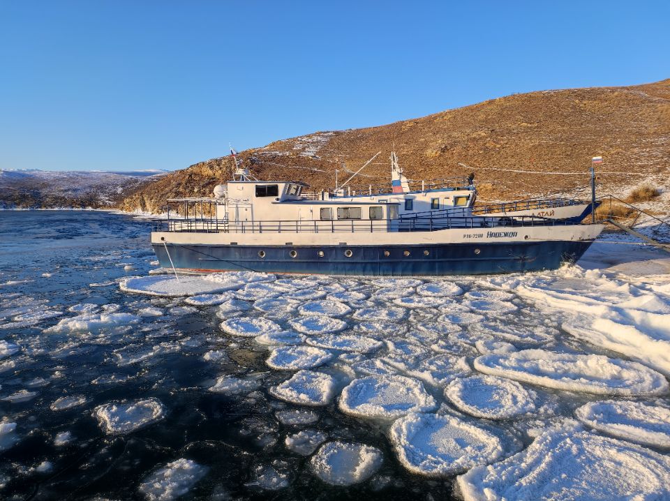 Байкал в декабре