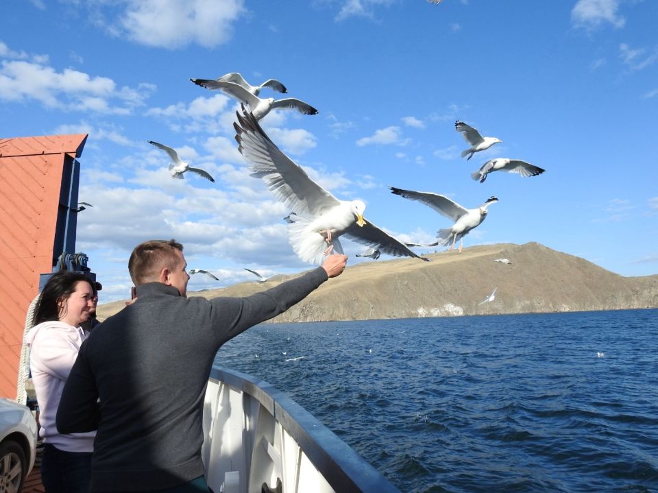 Паромная переправа на остров Ольхон