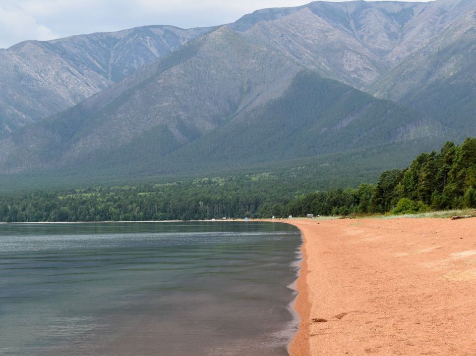 Баргузинский залив озера Байкал