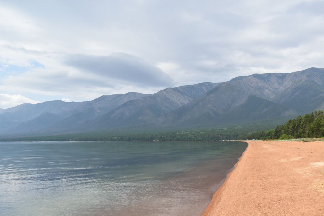 Баргузинский залив озера Байкал