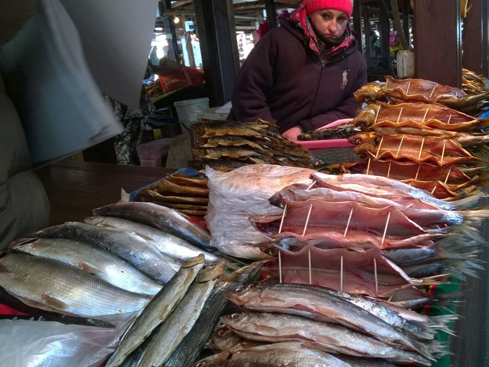 Рынок в Листвянке