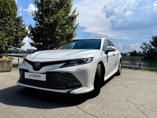 TOYOTA CAMRY