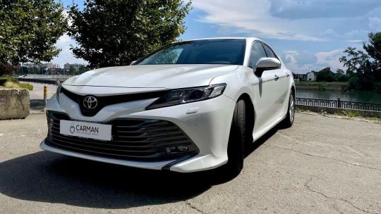 TOYOTA CAMRY