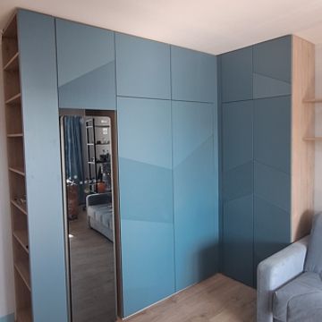 Шкаф угловой