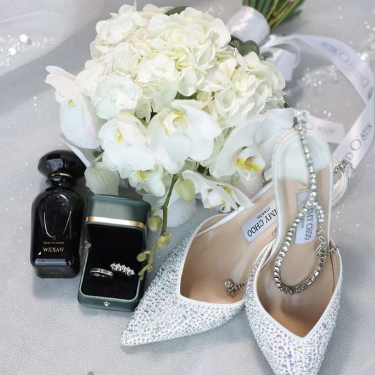 Сопутствующие товары в магазине Цветоф Омск