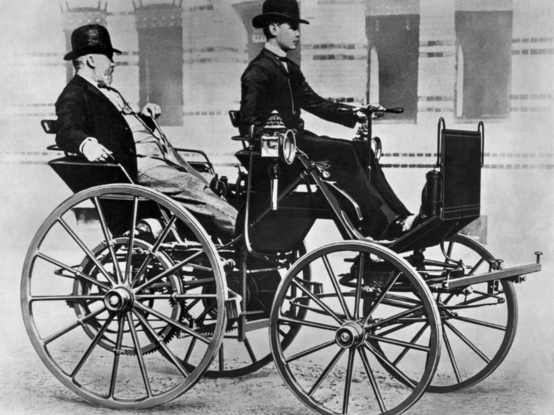 Первый автомобиль Готтлиба Даймлера