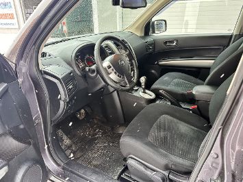 Помощь в продаже автомобиля Nissan X-Trail 2013 салон автомобиля