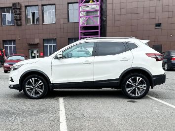 Помощь в продаже автомобиля Nissan Qashqai 2021 вид сбоку