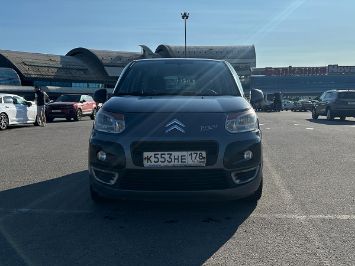 Продажа автомобилей без посредников Маруи Авто Санкт-Петербург, помощь в продаже автомобиля Citroen C3 Picasso видблизко спереди