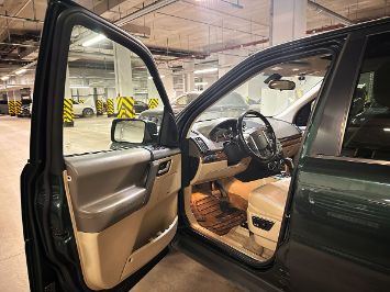 Помощь в продаже автомобиля Land Rover Freelander 2009 салон автомобиля