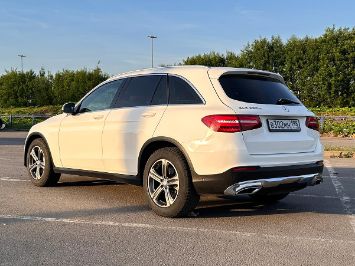Помощь в продаже автомобиля Mercedes GLC 2016 вид сзади
