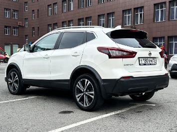 Помощь в продаже автомобиля Nissan Qashqai 2021 вид со стороны