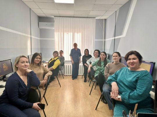 22 марта 2026 — В центре «Брайт» прошло занятие по ИИ для родителей
На встрече родители обсудили возможности и ограничения нейросетей, влияние ИИ на обучение детей и правила безопасного использования технологий. Формат включал практику, обсуждение кейсов и живое общение.
