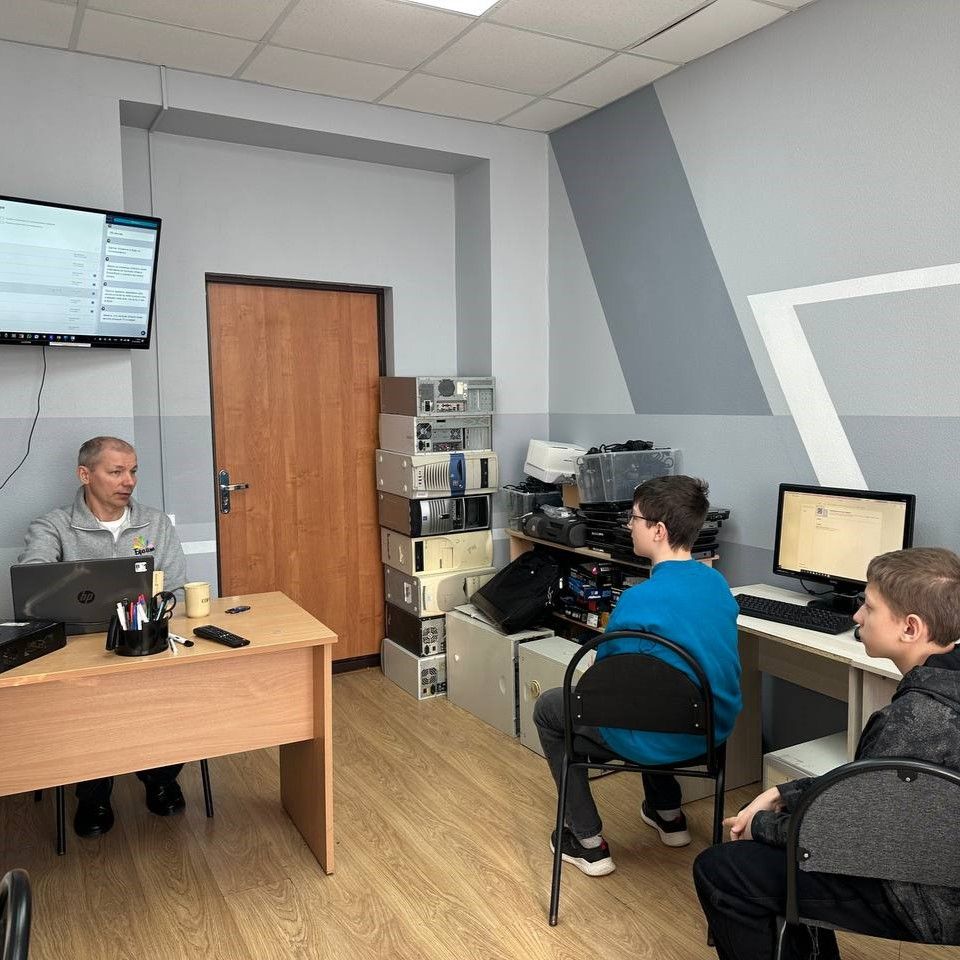 Школьники учатся выявлять и устранять неисправности ПК на курсе Сисадмин