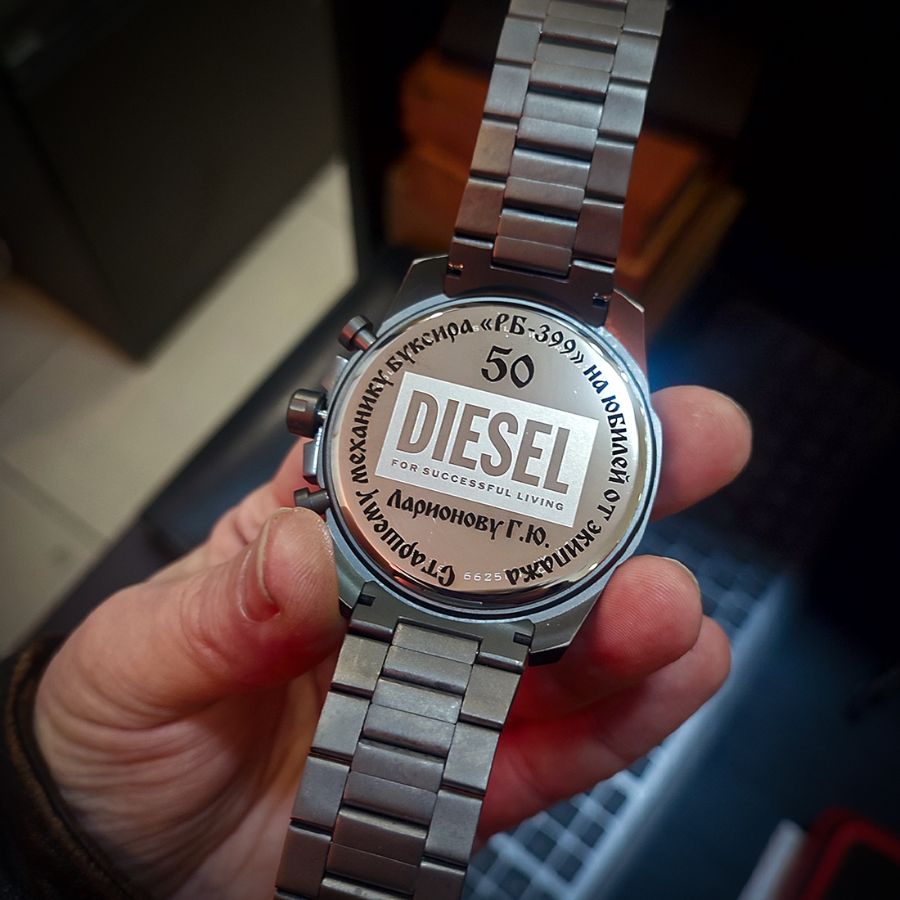 Часы наручные DIESEL