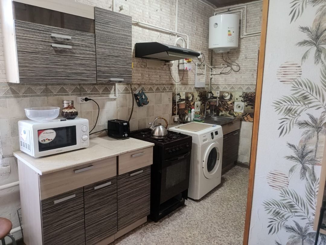 Посуточно арендуемая квартира на Красных Зорях 142 в Ростове-на-Дону